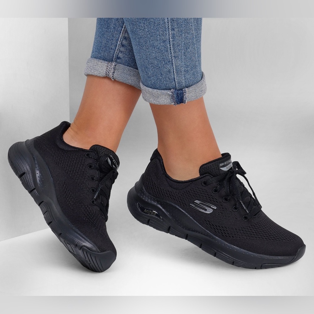 Skechers Arch Fit - Big Appeal walking wide fit black sneakers women’s size 7.5